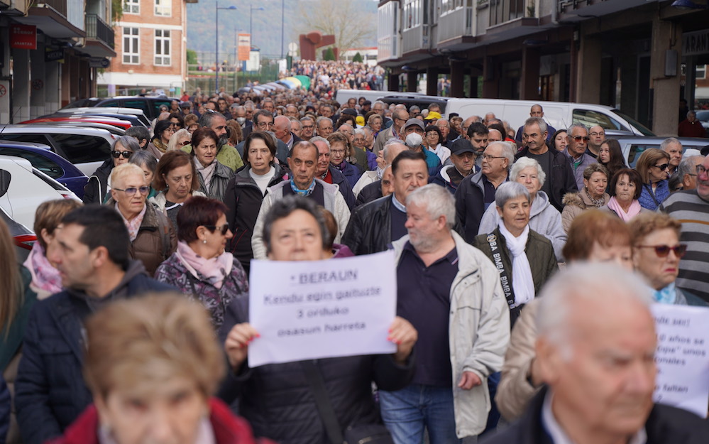 Erraldoia izan da Duintasunak, auzoko elkarteek eta Beraun, Galtzaraborda eta Kaputxinoetako Erretiratuen Etxeek deitutako manifestazioa

#Errenteria #Orereta 
oarsoaldea.hitza.eus/2022/11/26/gal…