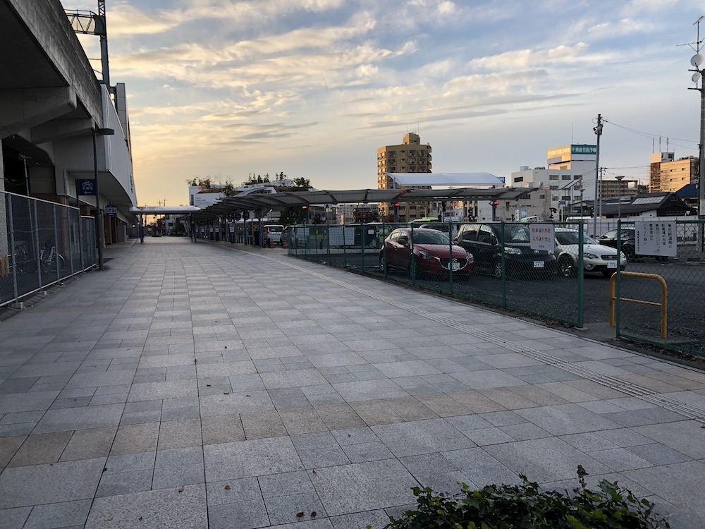 jomogangu's tweet photo. 太田駅北口の夕焼け…秋らしい空(*´-`)

11月27日（日）は太田駅北口でイベントです。
ムシャムシャ食べたり遊んだりできます♪

専用駐車場は無いので、駅前のドンキによりがてら来るのが良さそうな⭐️ https://t.co/wxfsuY6E1O