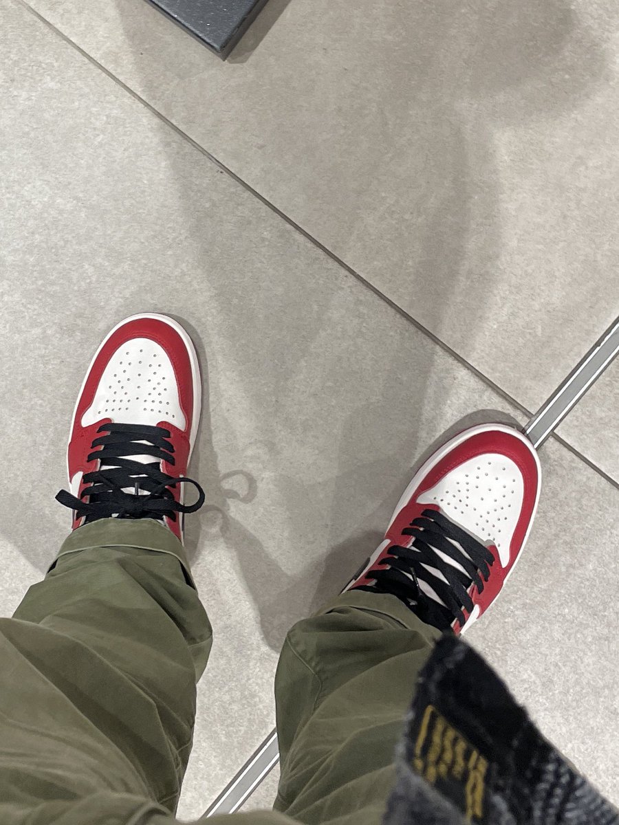 Biliousfogg's tweet photo. @more_sneakers https://t.co/gZtEQVLhw4