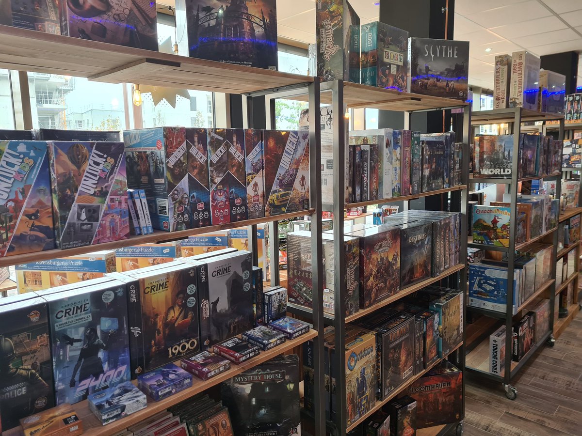 DrNostal's tweet photo. Quel plaisir d'avoir #geekfactory qui ouvre à 500m de chez moi🥰je vais économiser quelques aller-retour à république.Ils sont super cool mais le seul problème pour eux c'est qu'ils vont devoir se préparer psychologiquement à ce que je leur tienne la jambe😅
#manga #anime #jeux https://t.co/QKEpufP9Pl