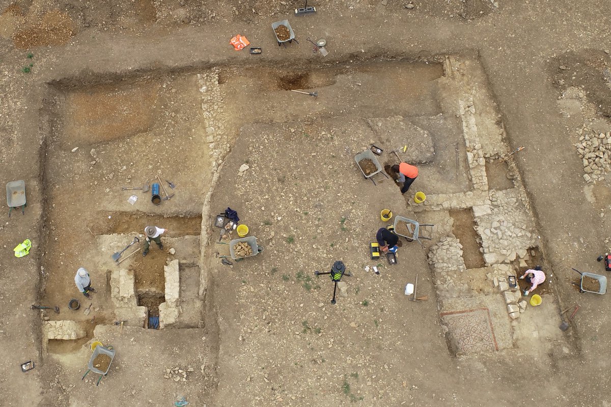 This year, a team of @uniofleicester and @HistoricEngland archaeologists and local volunteers returned to the amazing Rutland Roman Villa. Read our new blog to find out more
ulasnews.com/2022/11/28/rom…
#Roman #Rutland #archaeology #RutlandRomanVilla #HistoricEngland #UniofLeicester