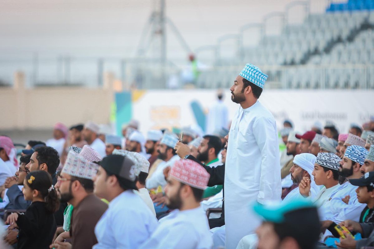 Suhar_festival's tweet photo. لا تفوت شعور تشجيع فريقك بين حماس الجمهور على مدرجات المسرح الرئيسي بـ #مهرجان_صحار .. تعال شجّع بين أرضك وناسك! 🏟 https://t.co/dQ0LG5fVxJ