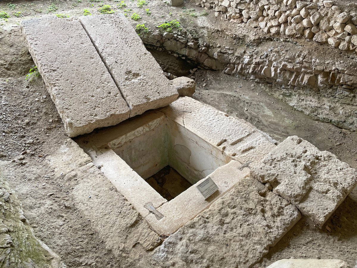 9) Today, the tomb of Brasidas can be visited in the basement of Amphipolis Archaeological Museum, while his silver casket and gold crown can be seen inside the museum. To round off the thread, a final word from Thucydides on his old foe, Brasidas: