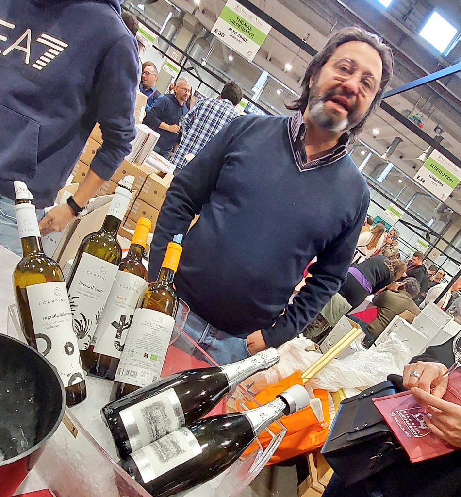Marco_K18's tweet photo. #FIVI #MercatodeiVini2022
I colli Tortonesi di Paolo: il Timorasso nelle declinazioni
classico, Timox orange (sulle fecce x 18 mesi in ceramica), brezza d'estate (il Timorasso in sintesi), #pasdose, #charmat
@icarpiniwine
#Vino #Wine #enonauti #Vignaioli #winelover @VignaioliFIVI https://t.co/MEeyPaxqKG