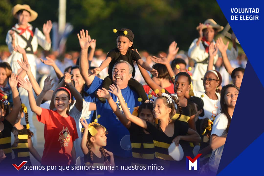 EVilluendasC's tweet photo. Hoy está de cumpleaños Tin Cremata, un cubano excepcional. Con él, #YoVotoEl27. ¡Felicidades! https://t.co/yI8gbEDZiT