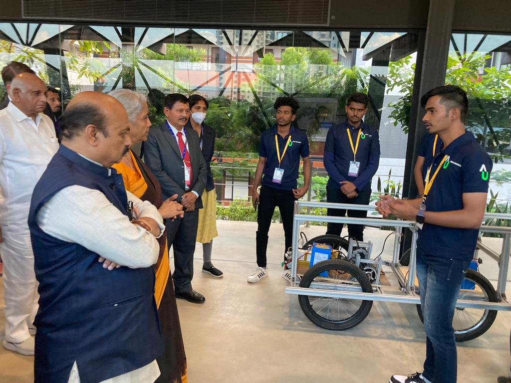 nsitharamanoffc's tweet photo. Smt @nsitharaman visits project demo stalls and interacts with students after inaugurating Atria University (Digital) Campus in Bengaluru, Karnataka. Also present on the occasion is Shri @BSBommai, Hon'ble Chief Minister of Karnataka. https://t.co/tybawXqRMV