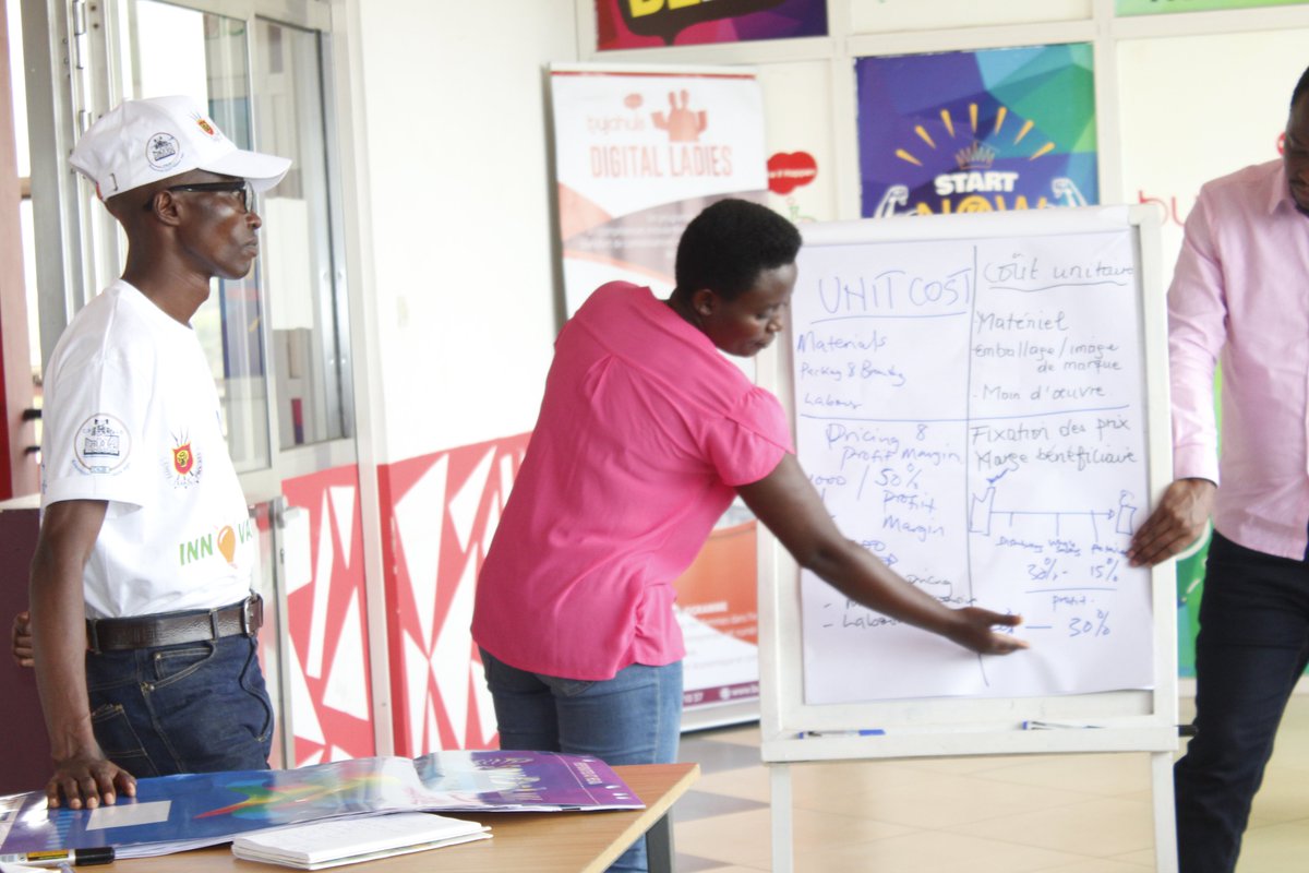 BujaHub's tweet photo. Les heureux gagnants de l'#innovationweek2, les 20 innovateurs ont fini de se préparer à BujaHub en réajustant leurs présentations et en maîtrisant leurs projects afin de mieux les présenter lors de la foire qui aura lieu du lundi 28/11 au jeudi 1/12 à Zion Beach.
#Burundi https://t.co/MrYc9Zdtaq