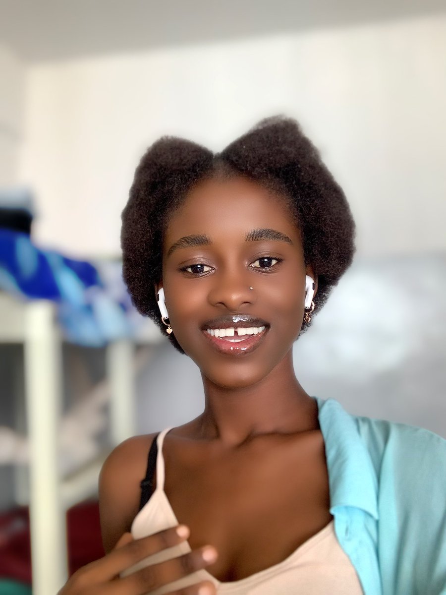 Mariaambbei's tweet photo. Je pouvais pas les garder pour moi c trop 🤎🤎🦋 https://t.co/Wzy8bnKR16