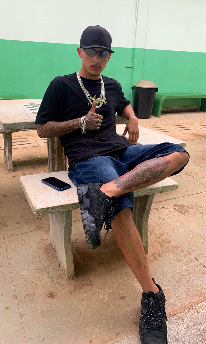 doutrinado pelo certo, me recuso errar.🥷
