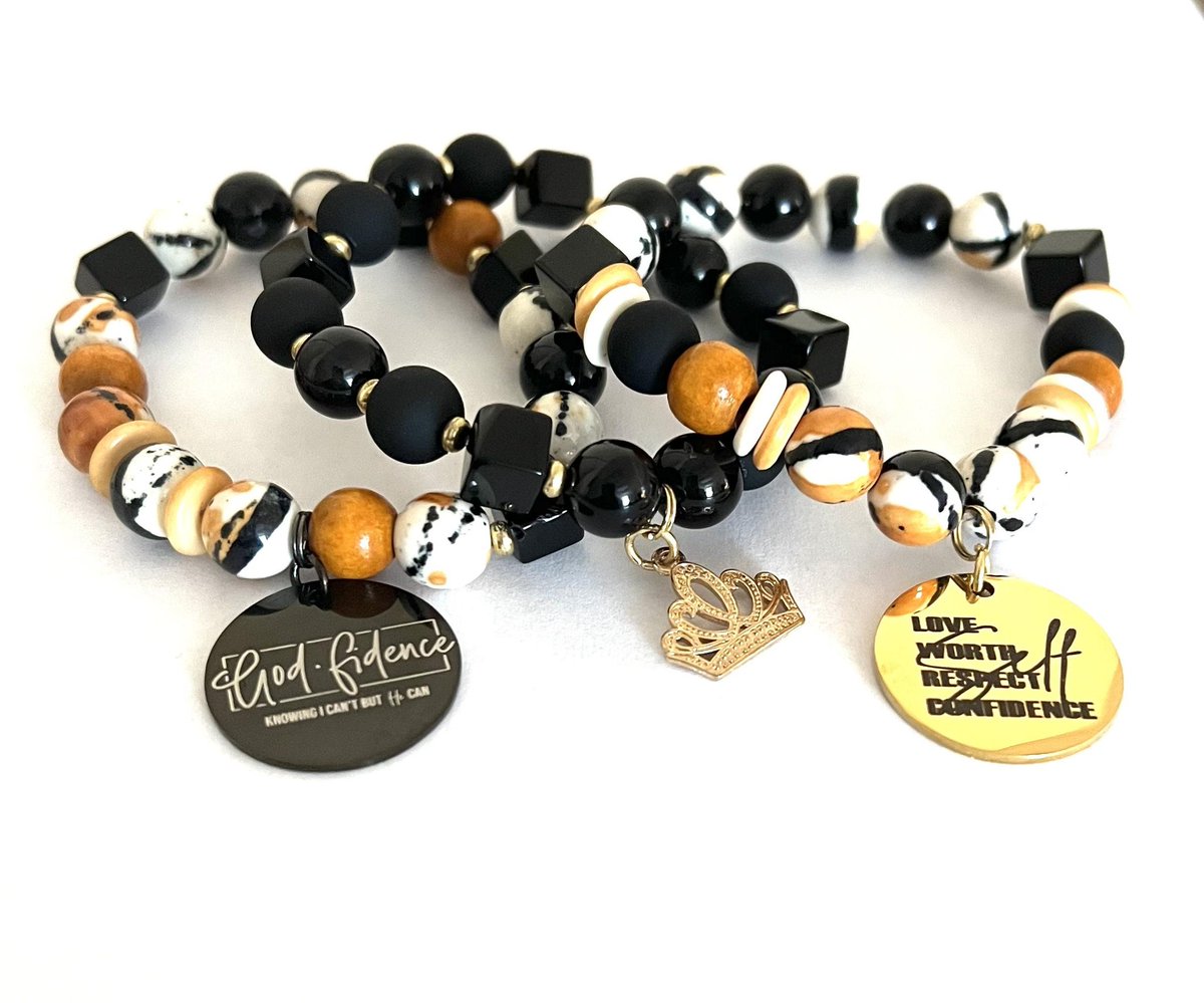 jamzspot's tweet photo. It’s #SmallBusinessSaturday so y’all go on ahead and shop #smallbutbig #jamzspot #handmade #beadedbracelets #fashion #jewelry #armcandy #style #gift #mensfashion #accessories #beauty #earrings #SaturdayVibes #giftideas #BlackOwnedBusiness #BlackGirlMagic https://t.co/DplKl9zHuM