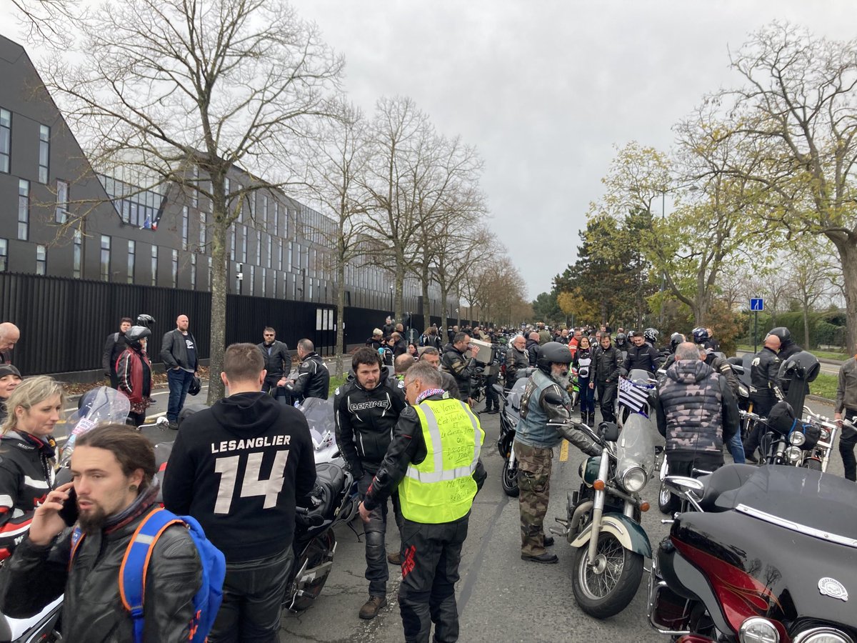 maylenF3's tweet image. #Rennes Manifestation des motards mobilisés contre la mise en place d’un #contrôletechnique obligatoire. Opération escargot sur la rocade prévue vers 14h30