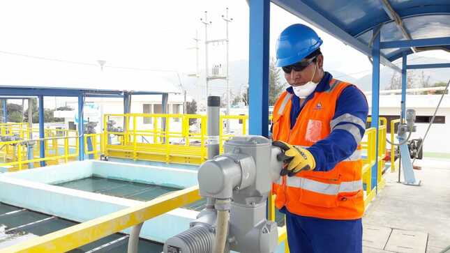 viviendaperu's tweet photo. ✅  Autorizamos la transferencia de más de S/176 000 para reflotar EPS #Moquegua. https://t.co/K5eh7TZFyV

➡️ Este financiamiento permitirá la supervisión del proyecto de agua potable y saneamiento en los sectores de Santa Rosa, Omo y La Rinconada Del Valle. https://t.co/yXZXcAJk5T