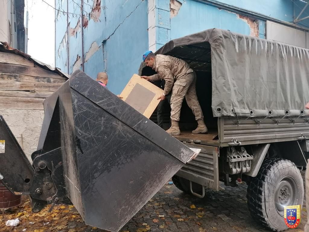 Vatandaşlarımıza yardım çalışmalarımız devam ediyor.
