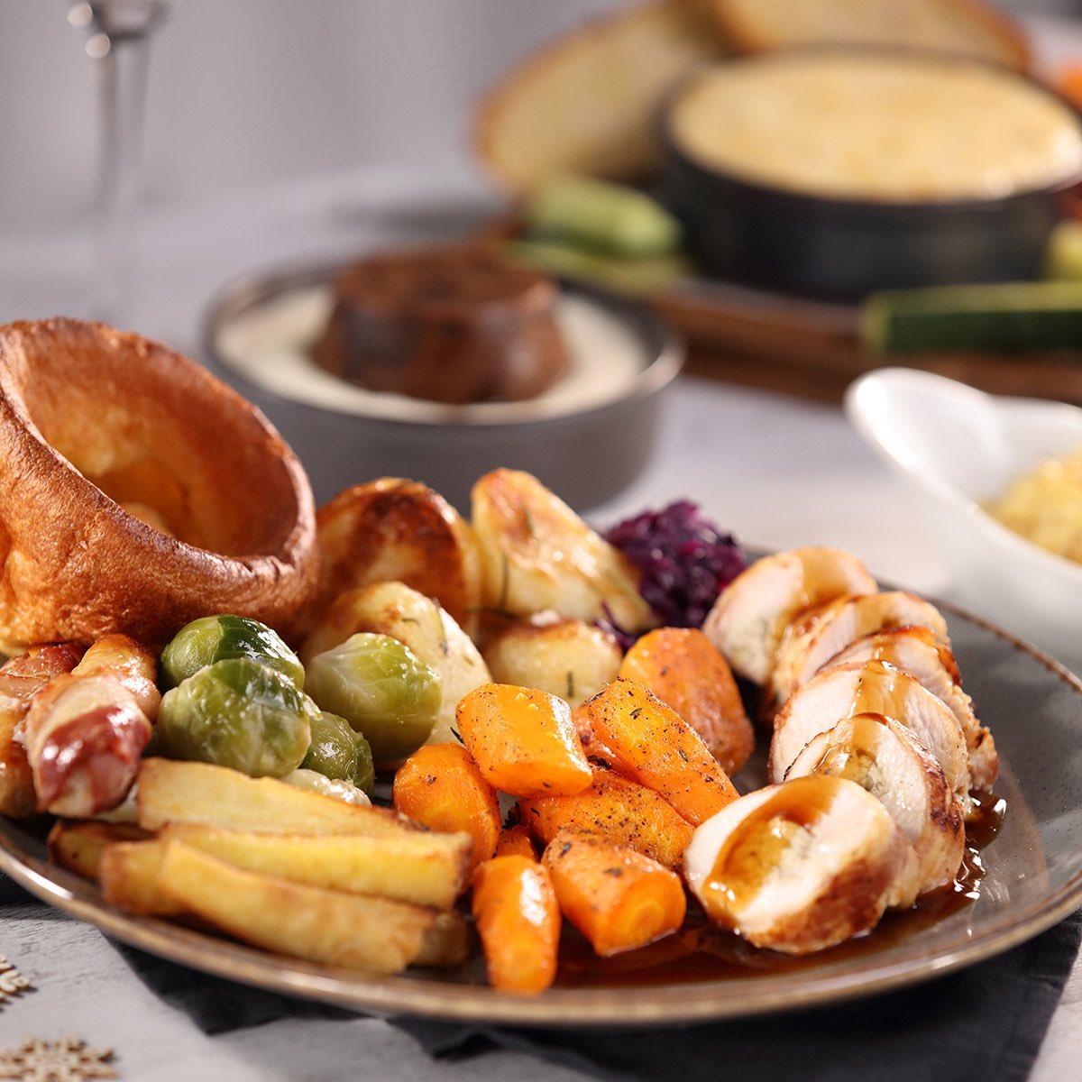 Bullanddog's tweet photo. Make sure you book in for tomorrows Sunday Dinners! Served from 12 - 7pm 
Nothing is better than spending time with family and friends on a Sunday enjoying a roast dinner together! Why not try our delicious home made Cauliflower Cheese paired with our large choice of wines!🍷 https://t.co/PAhfKytvIj
