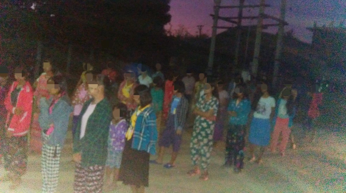 Local residents from a village of #Salingyi Twp, #Sagaing , joined demonstration to oppose the #MilitaryDictatorship on Nov26.

#16DaysofActivism2022 
#ViolenceAgainstWomen 
#2022Nov26Coup 
#WhatsHappeningInMyanmar