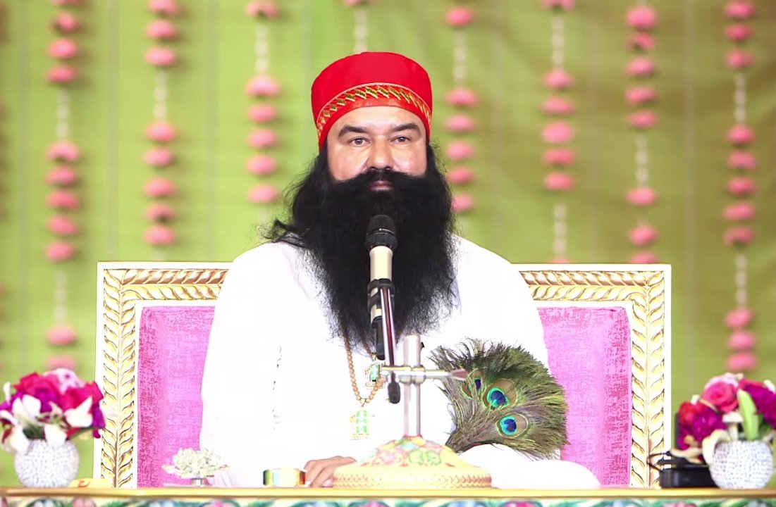 sharmakoshik1's tweet photo. every moment spent in God's love gives immense happiness.Willpower is the #KeyToSuccess 
And you can raise your Will power with god's words or meditation.
Ram Rahim Ji says best tonic to boost confidence is god's name. https://t.co/hlka8FTVHR