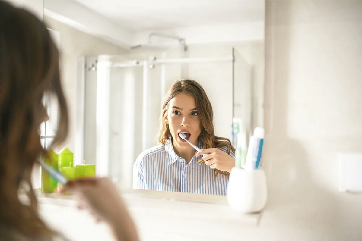 7️⃣ cosas que no sabías sobre tu #saludbucal

😷 Ya te hemos contado en otras ocasiones la importancia de cuidar de tu salud bucal, no es solo una cuestión estética, atento a este artículo del blog de @gum_es...
buff.ly/3Veiq0n

#higienedental #odontologiafamiliar