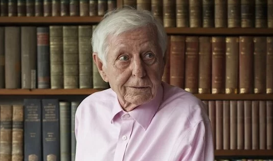 jordicampag's tweet photo. Ha mort a noranta-tres anys l'intel·lectual alemany Hans Magnus Enzensberguer, autor, d'entre moltes altres obres, de "El corto verano de la anarquía. Vida y muerte de Buenaventura Durruti". El vaig llegir fa molts anys. Em va fascinar. Bon moment per recuperar-lo. https://t.co/Rf3N3eLDeN