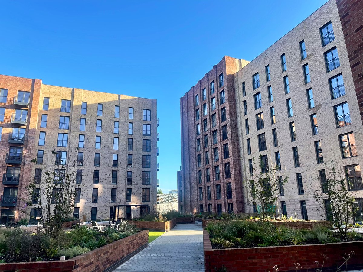 BridgestoneBCL's tweet photo. Less than 3 years ago we started construction of 394 apartments at Dock 5, through a global pandemic and economic uncertainty.  Yet despite this and with the help of our amazing Client, Employers Agent, Subcontractors and Suppliers we have completed the scheme ahead of programme. https://t.co/ZqrlfIJvMx