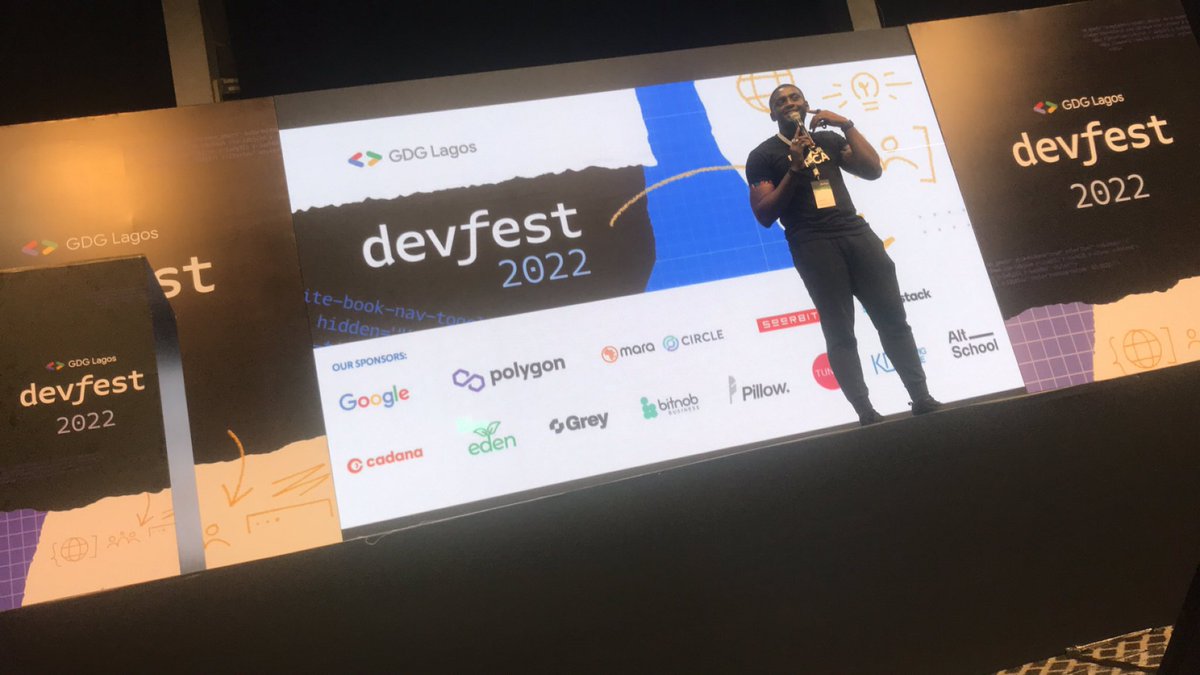 TheOlajideAlade's tweet photo. Finally found my way to the front row 😂
With @tushgeek live and direct😁

@gdglagos 
#DevFest2022 
#DevFestLagos https://t.co/hilGpo8wJx