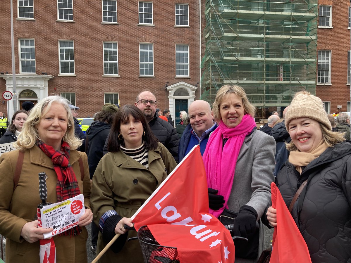 DerekJByrne45's tweet photo. How quickly people forget. There was a time when #Liebour couldn't walk into a working class estate, now they are allowed participate & help organise protests on issues they created. #NotWithLabour https://t.co/NI6HqNwbMy