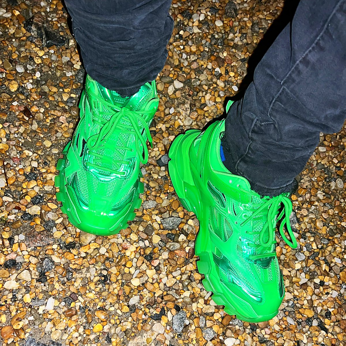 Double007Ra's tweet photo. Everybody waiting on me I guess I’m some to see 🤷🏽♂️ Popped it on these niggas, most of em still in disbelief 💚 #LLChee https://t.co/TK3Kam3AI4