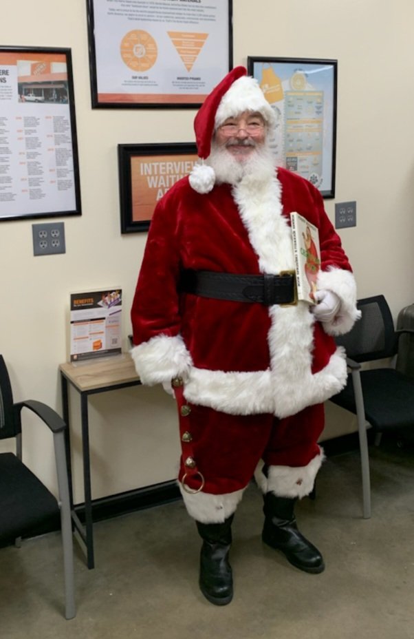 Santa made his way for the Kid's workshop at 8429. <a href="/GeorgeCoxHD8429/">George Cox</a> <a href="/DCosby4628/">DeDe Cosby, DHRM</a>