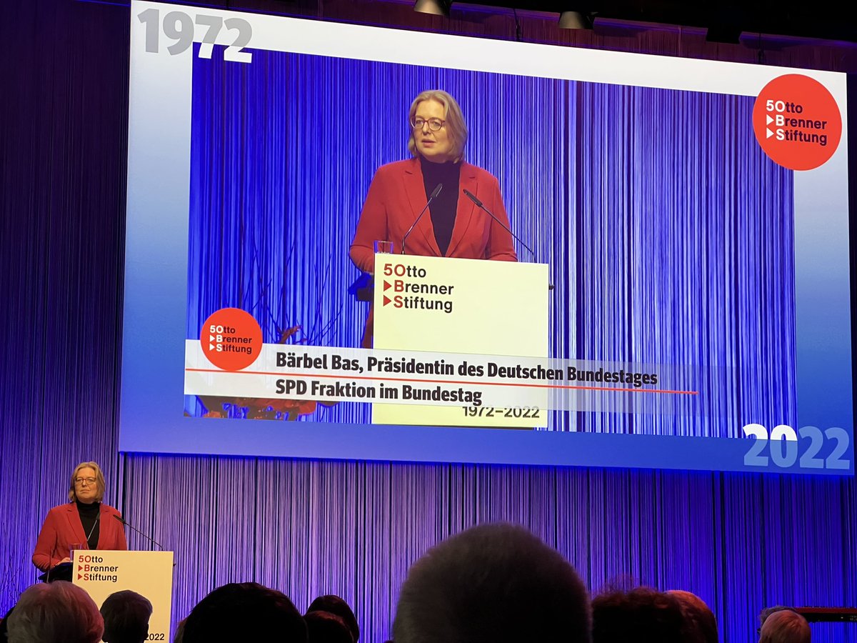 Monique Hofmann tweet media