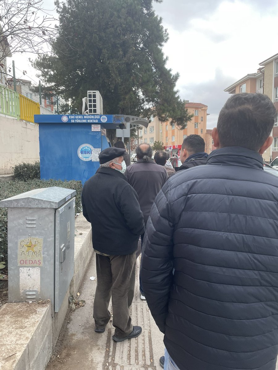 Siz bilmezsiniz yeğenim biz su kuyruğunda bekledik