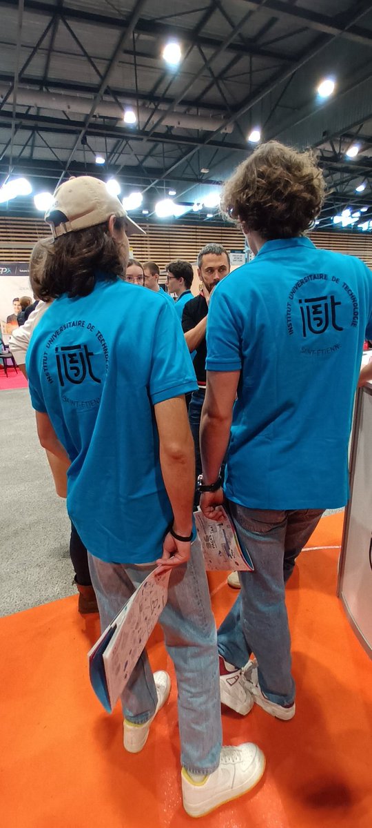 En direct du <a href="/letudiantsalon/">L'Etudiant Salons</a> de Saint-Étienne pour vous renseigner sur nos 7 #BUT et ses 24 parcours. N'hésitez pas à venir nous voir, nous sommes sur le stand de l'<a href="/Univ_St_Etienne/">Université Jean Monnet Saint-Étienne</a> jusqu'à 17h 🤗. #Parcoursup #orientation #étudiants – à Foire de St Etienne
