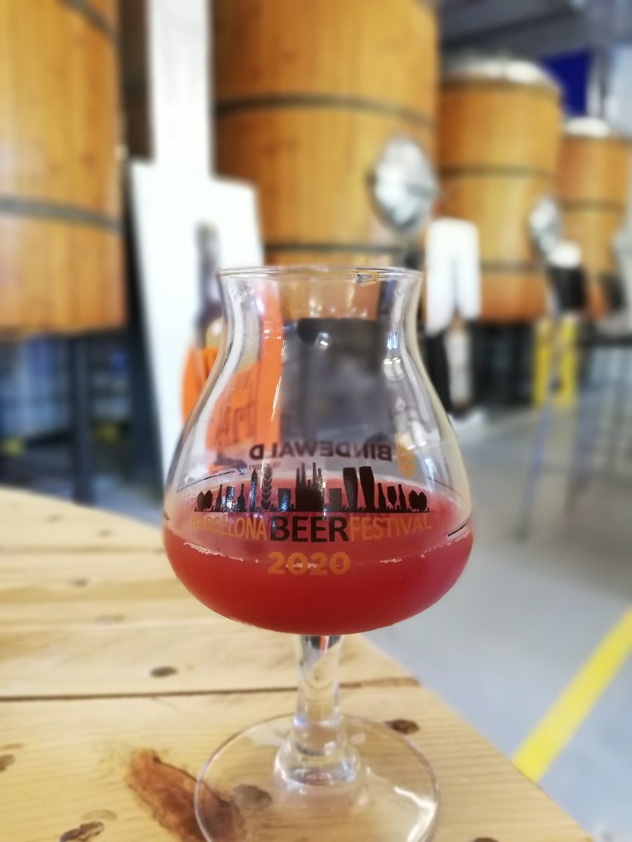 milbeerista's tweet photo. Dissabte passat i aquest, jornades informatives del Clúster Craft Beer a Lliçà d'Amunt. Fàbrica i tap room a Can Malé i també projectes de cultiu de llúpol, recuperació de cereals tradicionals, investigació, difusió cultural, etc.
#clustercraftbeer #localbeer #cervesaartesana https://t.co/9PTuo0GBFM