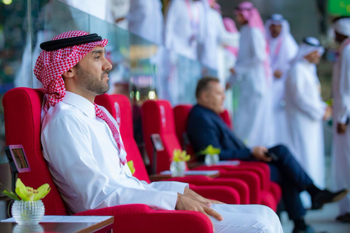 وزير الرياضة خلال حضوره لقاء السعودية وبولندا.

#السعودية_بولندا

-