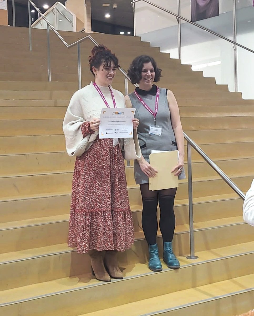 Merci #NeuroQAM pour la remise de ce #prix pour la présentation de mon affiche scientifique portant sur la #cognition et la #retraite. C'est encourageant pour ce projet 🎉🎊
<a href="/UQTR/">UQTR</a>