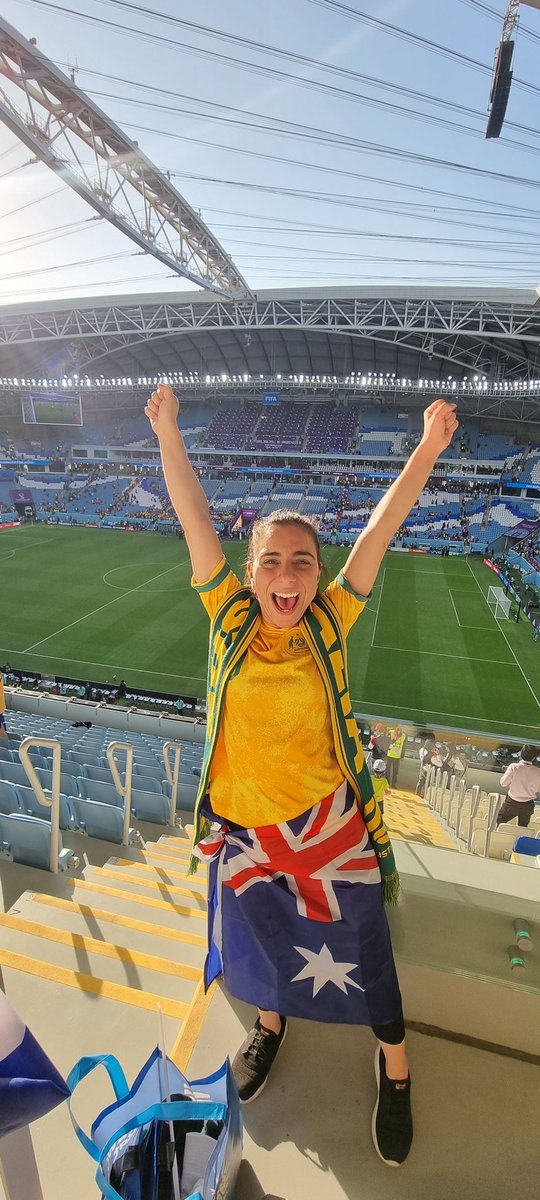MelFranjinho's tweet photo. WHAT A WIN @Socceroos!!!!!

#WorldcupQatar2022 #FIFAWorldCup #AllForTheSocceroos https://t.co/wFgnQrMWWz