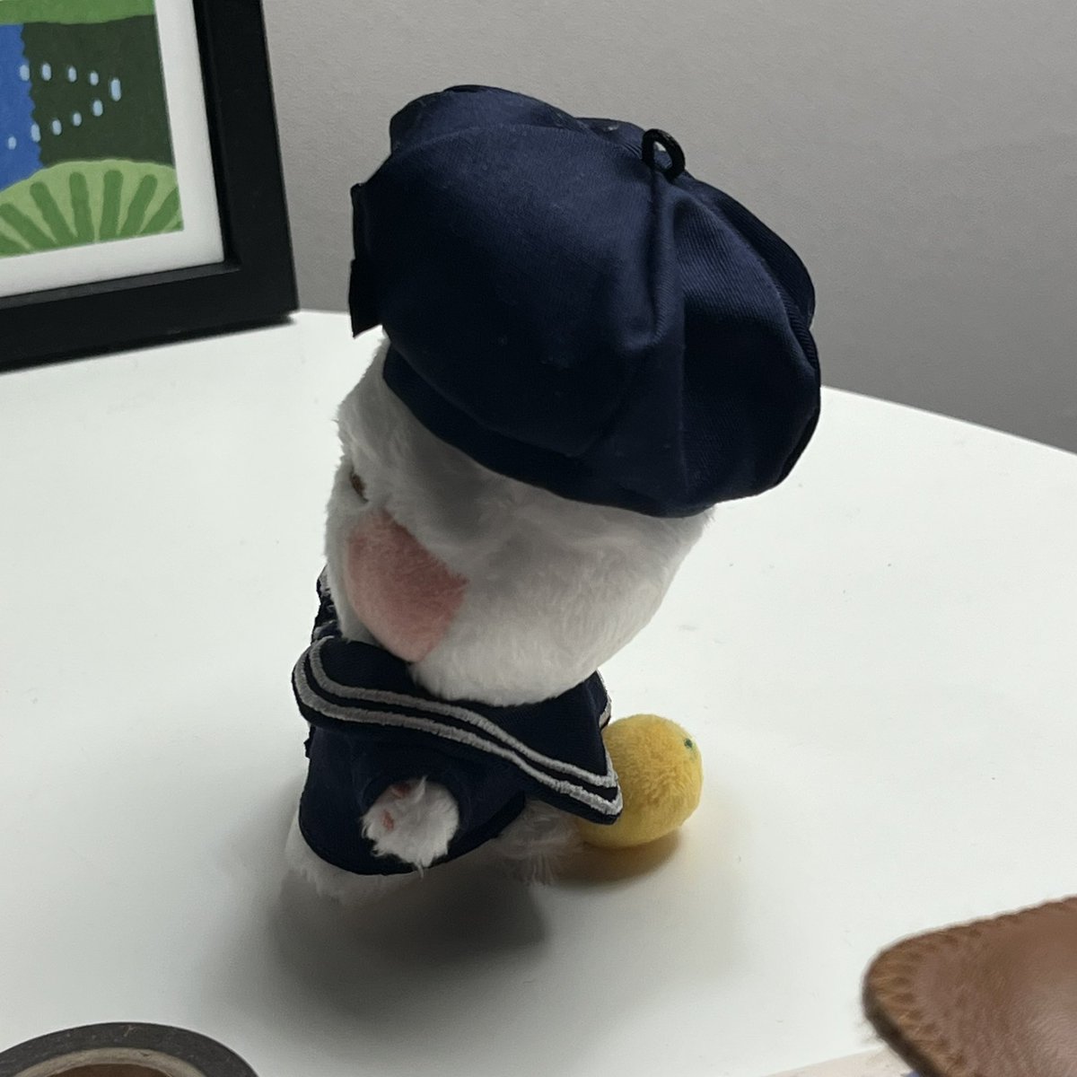 ITRULYLOVESUGA's tweet image. 🤍@minsuring 🤍
드디어 내 손에 들어온 슈링이〰️
이벤트 당첨으로 베레모세트까지 받게 됐는데 넘 깜찍하고요ପ(´‘▽‘｀)ଓ♡⃛
꼬리의 귤이 깜찍한 기능만 있는 게 아니라 인형이 설 수 있게 도와주는 기능까지 있네요.ᐟ 어디 세워두고 사진찍기 정말 좋을 거 같아요♥ 만들어주겨서 감사합니다☺️