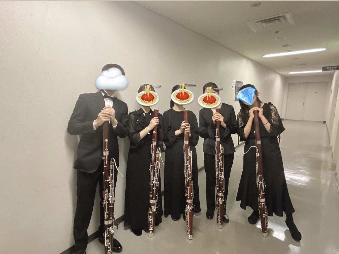 ochakan_fg's tweet photo. 第111回定期演奏会終演いたしました！
ふぁごぱ現役5人に加え、本日はせーじ先輩、めろん先輩、のる先輩、境野先生とふぁごぱオールスターズが勢ぞろいしました！！！！すごい！！！！ https://t.co/qZPoHT8Rsc