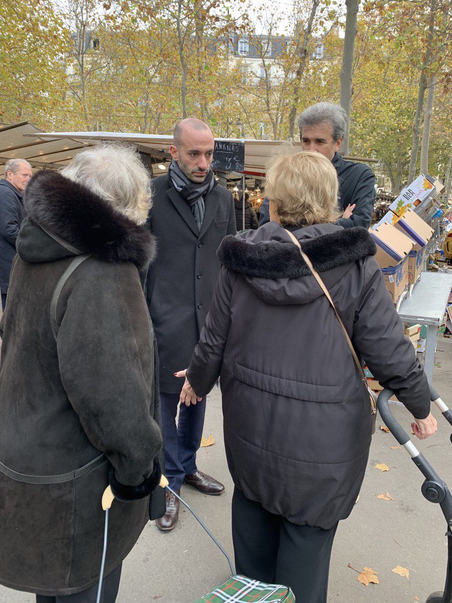 benjaminhaddad's tweet photo. Le comportement violent des députés de la France Insoumise au centre de nombreuses conversations ce matin, lors de mon tractage au marché Auteuil.
Un comportement qui dégrade et abime toute la représentation nationale. https://t.co/6sYS4Hfbvl