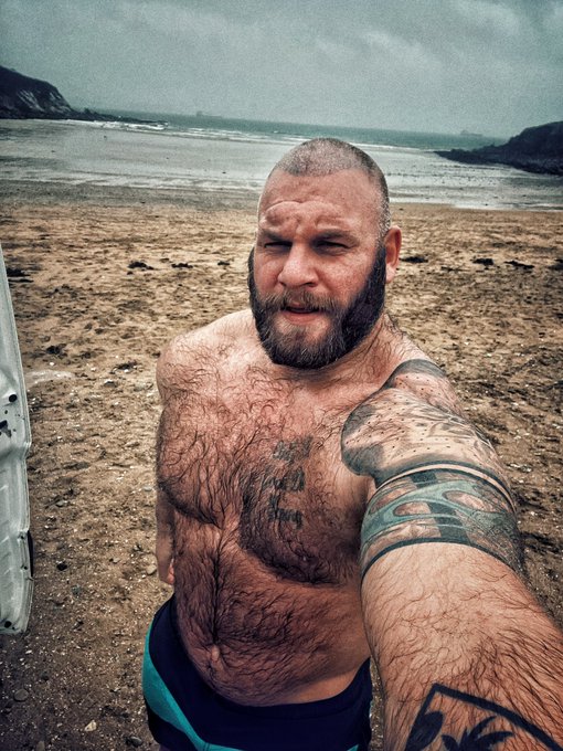 Nothing like a cold winters swim ?

#gaybearsofinstagram #gaybeardedmen #gaybearded #gayhairymen #gaydaddy