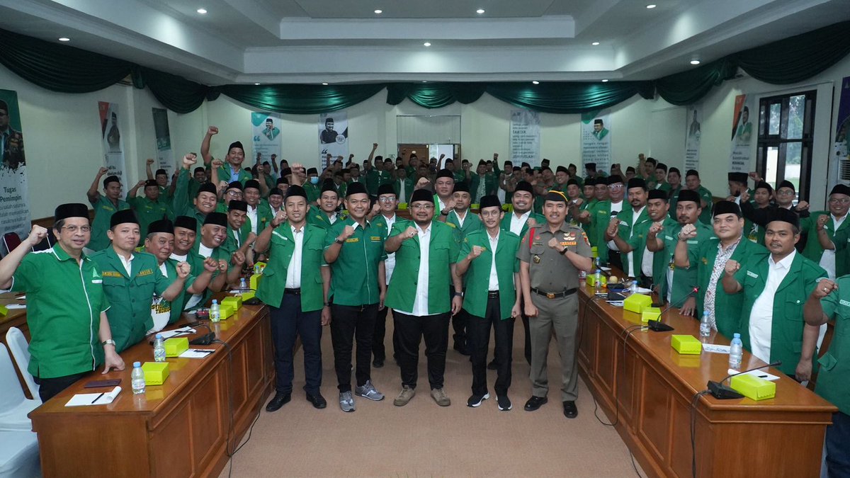 pwansorjatim's tweet photo. Selamat dan Sukses Konbes XXVI GP Ansor "Menata Organisasi, Memperkuat Konsolidasi Konsolidasi" yang dibuka langsung oleh Ketum PP GP Ansor Gus Yaqut hari ini di Asrama Haji Bekasi, Jawa Barat 

Ansor Maju Satu Barisan ✊💚
#KonbesXXVIGPAnsor 
#SpiritBaruAnsorJatim https://t.co/20hHbNMVC4