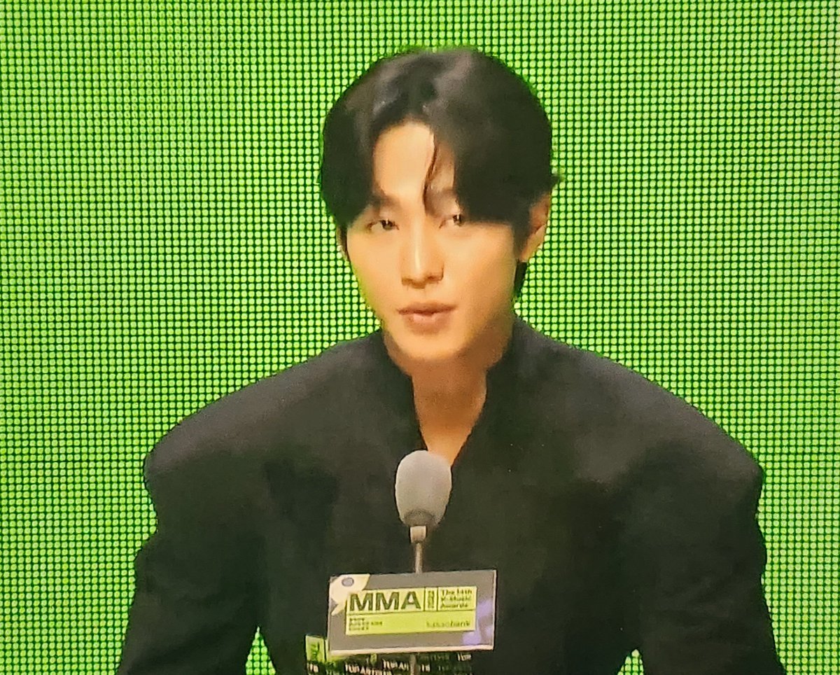 AlexaBibicha's tweet image. #MMA2022 #MeloMance remporte le prix du #bestost 
Et ce n'est autre que notre couple phare de la série qui a annoncé les résultats 😘👌  축하해
#AhnHyoSeop #KimSejeong #businessproposal #MelonMusicAwards2022 #bestostaward