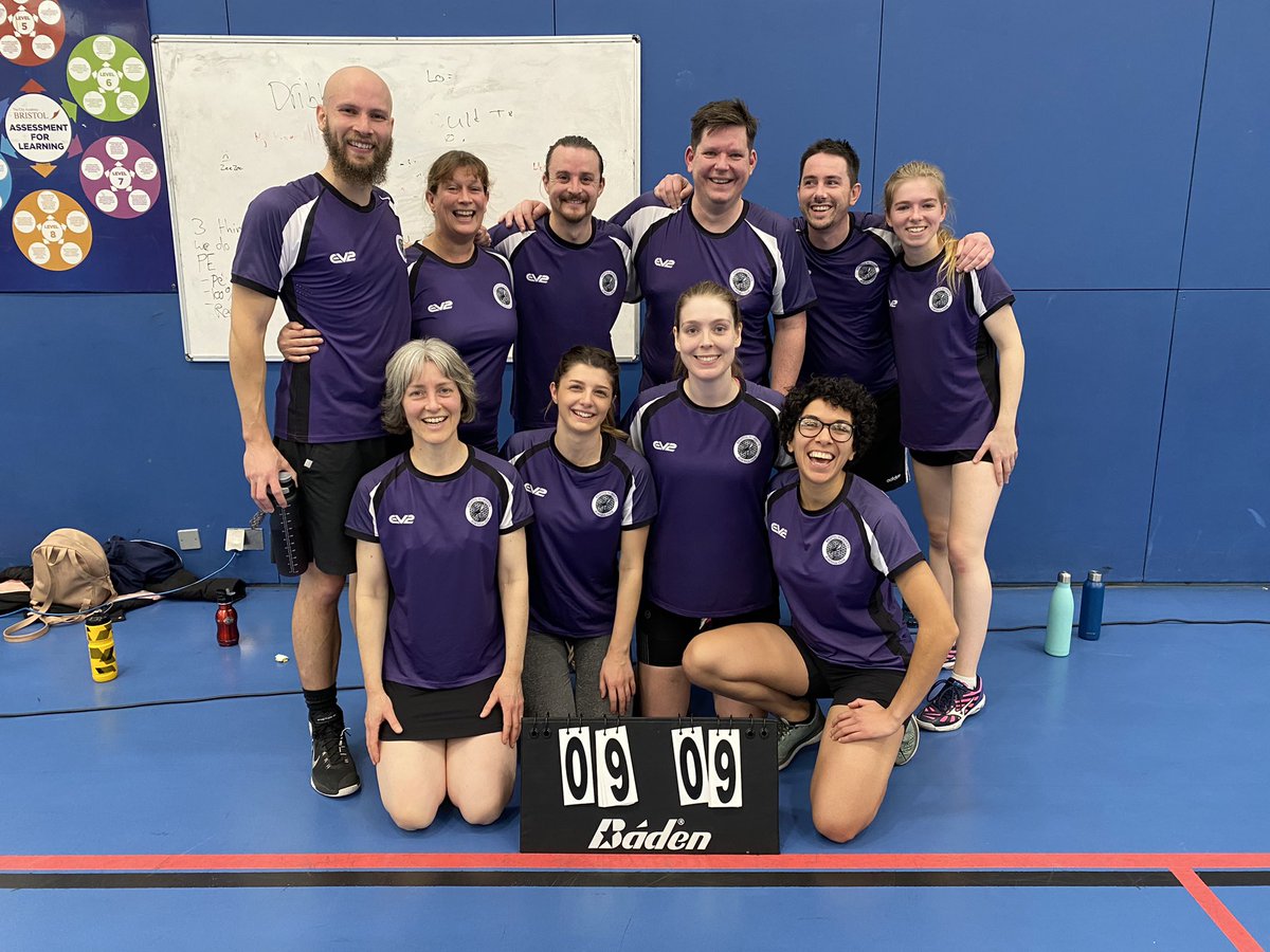 BristolHornets's tweet image. Halftime score @BristolHornets led @BristolThunder 4 4-2. Match ended 9-9 after a very tense 2nd half! First point of the season 🎉 Well played all. MVPs Emily A and JT #korfball #bristol #mixedteamsport #indoorsport #stillsmiling @swsportsnews @swkakorf