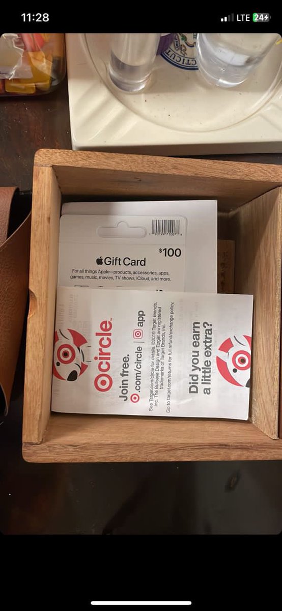 jsherrierjs's tweet photo. I will be giving out 10 $100 Apple gift card randomly tonight for the first 1000 people to follow and like these comments https://t.co/HyPnfNGB1X