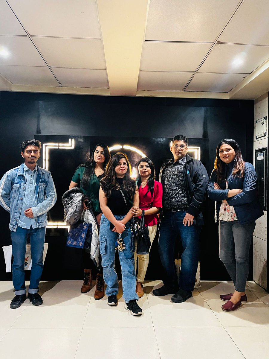 tashumotwani's tweet photo. When Team Jaipur, Noida, Kolkata, Bihar,. Banglore and Malaysia unites. #TeamUST

It was a pleasure meeting you all together. Literally had best 3 days with so much learning and fun.😍

@LounganiPayal @TrailblazerEsha @MeeraNairTVM @antarag_15 @shibua https://t.co/FhDATsUTk2