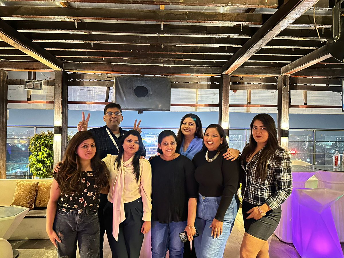 tashumotwani's tweet photo. When Team Jaipur, Noida, Kolkata, Bihar,. Banglore and Malaysia unites. #TeamUST

It was a pleasure meeting you all together. Literally had best 3 days with so much learning and fun.😍

@LounganiPayal @TrailblazerEsha @MeeraNairTVM @antarag_15 @shibua https://t.co/FhDATsUTk2