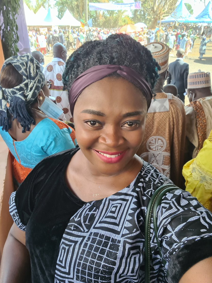 KathleenNdongmo's tweet photo. Tous les chemins ont menés à Bangang-Fokam ce jour
pour l'intronisation de sa Majesté Kouatchou Yetendje Jules Roland, 20ème roi.

Et nous -fils et filles Bafou- sommes fière d'être là pour témoigner en directe.

Vive le roi!👑

Fokamais soyez fiere!

#RoiFokamais 
#BangangFokam https://t.co/bO7YI0H47E