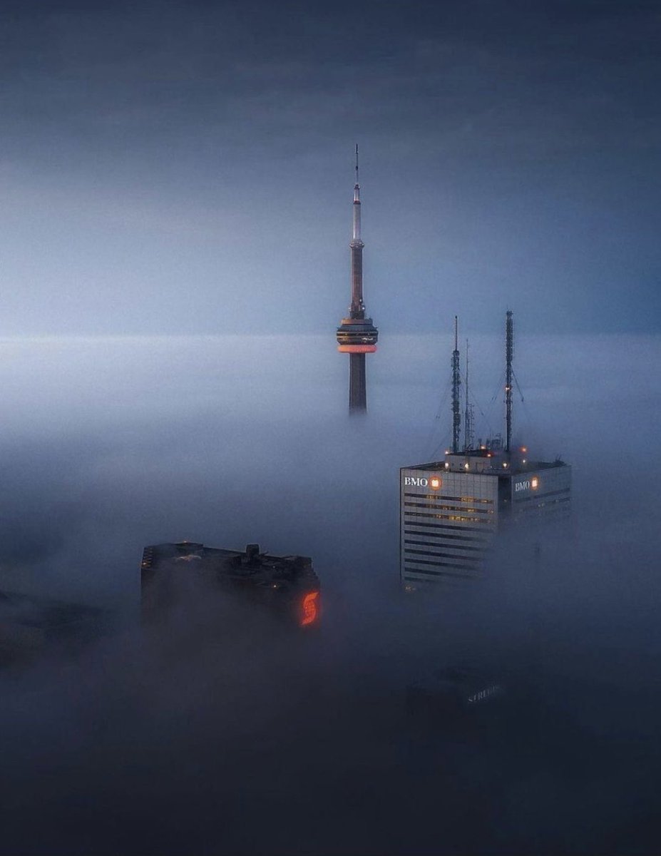 When we go through difficult times it’s hard to imagine a way through it. We feel alone, helpless. But we should always remember that time heal all wounds and that there is always beauty when we get beyond the clouds. Take care of yourself and each other❤️.