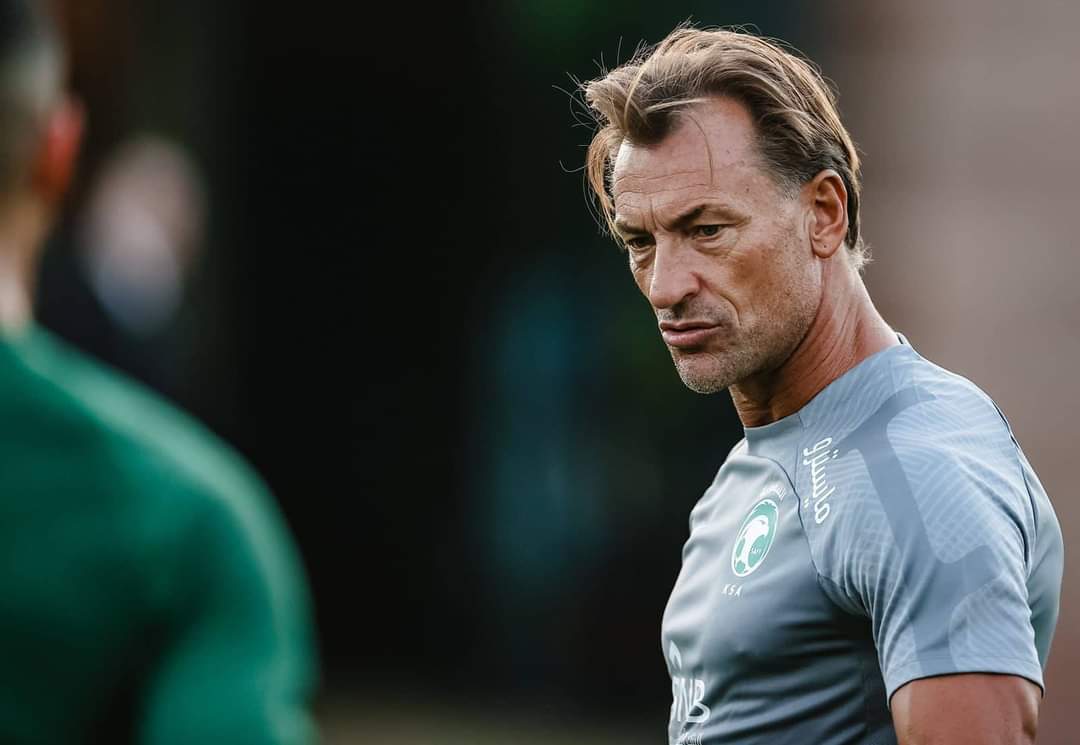 ScreenMix's tweet image. ماذا يحدث داخل غرفة الملابس