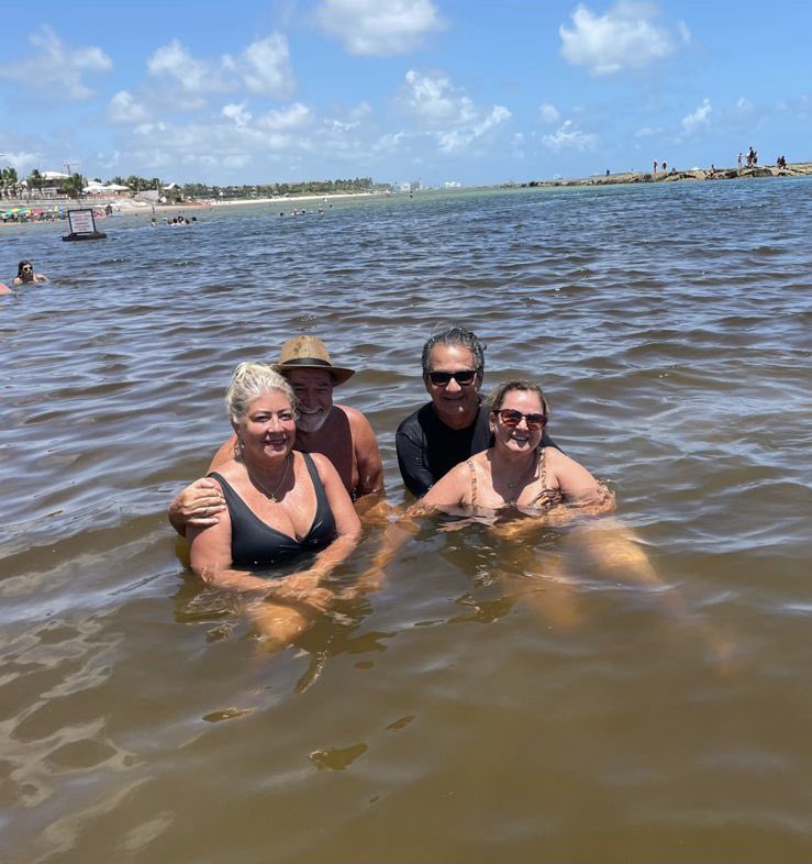 <a href="/PastorMalafaia/">Silas Malafaia</a> "O Brasil vai pegar fogo! Todos lara os quartéis ".
Brasil acima de tudo. E eu nem Resort no Nordeste.
Ninguém solta o capim de ninguém.
Hahahahhahahahhahhahah
Depois reclamam qdo chamam de gado!