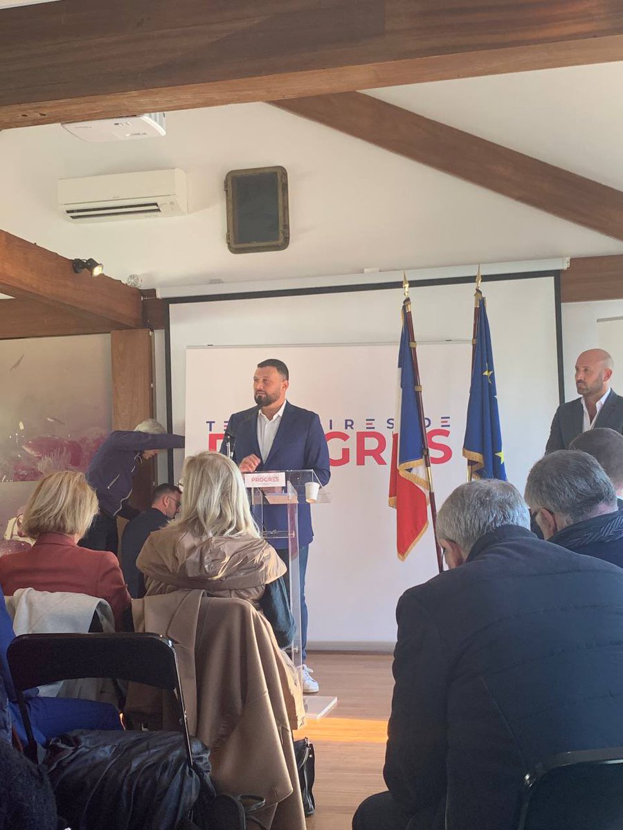 B_Igranaissi's tweet photo. 🚀 Bravo à @olivierdussopt réélu président de #TerritoiresDeProgrès !
« Soyons fiers des réformes que nous menons avec @EmmanuelMacron, soyons fiers des valeurs progressistes que nous portons, au sein de la #MajoritéPrésidentielle ».
#CongresTDP #Marseille https://t.co/qY5t6hBvp9