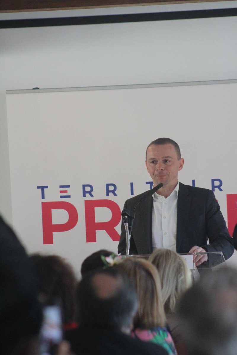 B_Igranaissi's tweet photo. 🚀 Bravo à @olivierdussopt réélu président de #TerritoiresDeProgrès !
« Soyons fiers des réformes que nous menons avec @EmmanuelMacron, soyons fiers des valeurs progressistes que nous portons, au sein de la #MajoritéPrésidentielle ».
#CongresTDP #Marseille https://t.co/qY5t6hBvp9